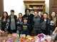 Savona, i consiglieri comunali diventano "Befane" per donare dolci e regali ai bambini Savona, i consiglieri comunali diventano "Befane" per donare dolci e regali ai bambini