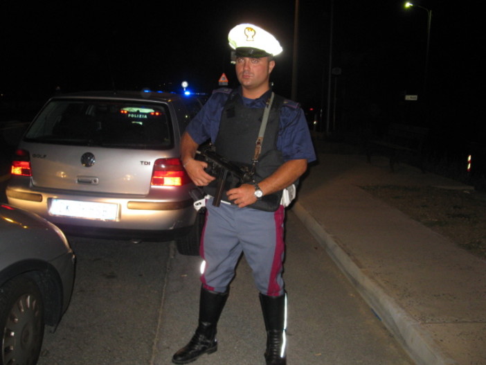 Albenga: investe un uomo con auto e fugge ma viene trovato