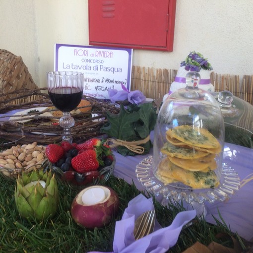 A Pasqua torna Fiori di Riviera a Finalborgo: un fiore come simbolo contro la violenza A Pasqua torna Fiori di Riviera a Finalborgo: un fiore come simbolo contro la violenza