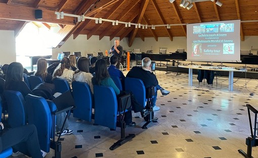 Sicurezza stradale e abuso di stupefacenti, per gli alunni del "Falcone" di Loano una speciale mattina di lezioni