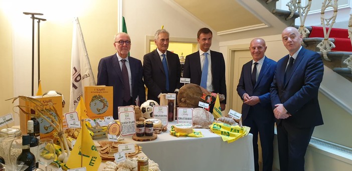 Tra i grandi bomber del calcio scende in campo l’agricoltura italiana: accordo siglato tra Coldiretti e Lega Pro per menù contadini a km0