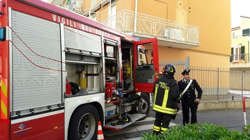 Loano, a fuoco l'IperSoap sulla via Aurelia Loano, a fuoco l'IperSoap sulla via Aurelia