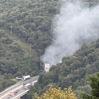Paura in A10 tra Finale e Pietra: un'auto in fiamme in galleria, ma fortunatamente nessun ferito Paura in A10 tra Finale e Pietra: un'auto in fiamme in galleria, ma fortunatamente nessun ferito