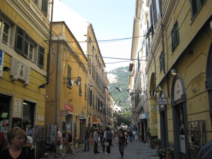 Finale: consigli comunali convocati per la musica popolare