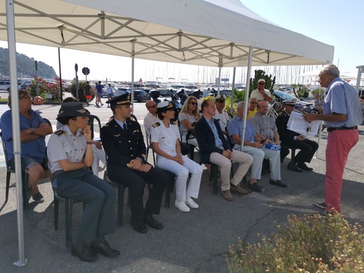 Consegnata ufficialmente la Bandiera Blu al Porto di Andora Consegnata ufficialmente la Bandiera Blu al Porto di Andora