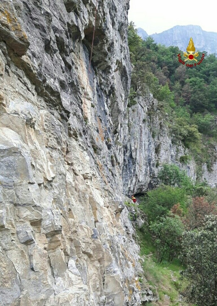Castelbianco, rocciatore cade durante un'arrampicata: intervento dell'elisoccorso