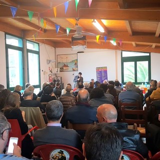 Pd, idee per il rilancio: sala gremita a Porto Vado