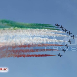 Sanremo: grande successo per le Frecce Tricolori nella città dei fiori (foto)