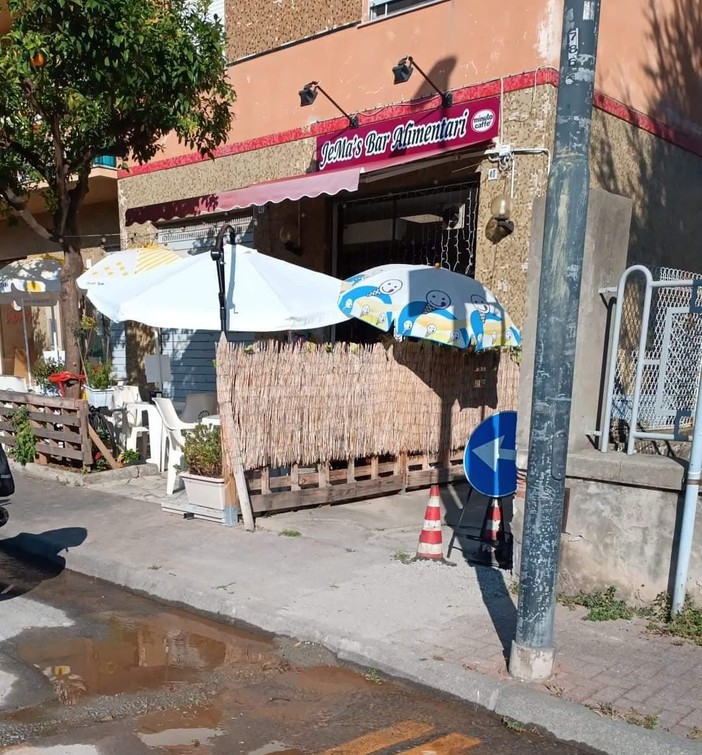 Chiusura via Sabazia a Vado, stufo lo Jema's Bar: "Situazione peggiorata, a malapena riusciamo a pagare le spese"