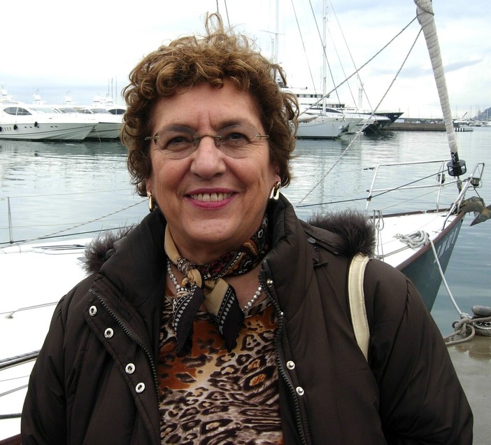 Jole Garuti sul molo di Sanremo alla partenza della Veleggiata Antimafia del 2008 Jole Garuti sul molo di Sanremo alla partenza della Veleggiata Antimafia del 2008