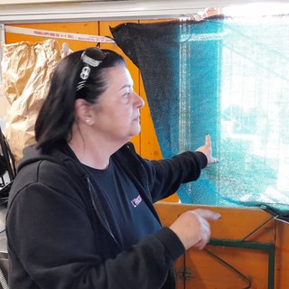 Mareggiata, la titolare dei Bagni Marinella: "Ero in cucina, bloccata dalla paura, quando il mare ha sfondato la porta. Il bagnino mi ha portata via"