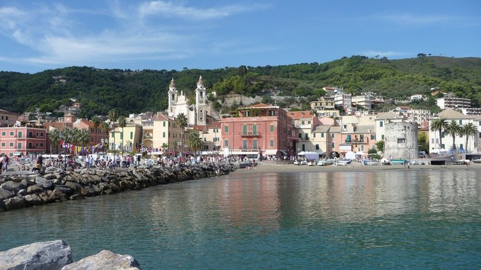 A Laigueglia il tradizionale appuntamento con la rassegna musicale “Queste Piazze Davanti al Mare”