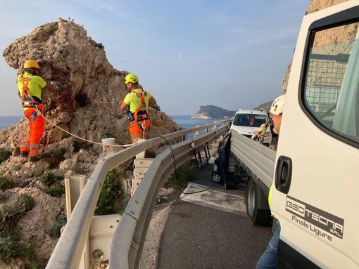 Torna a risplendere il "Leone" di Capo Noli, il Comune: "Ci auguriamo di non vederlo mai più ferito da insulsi gesti vandalici"