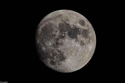 Lo spettacolo della Luna Piena del Castoro nello scatto di Enrico Ruggeri