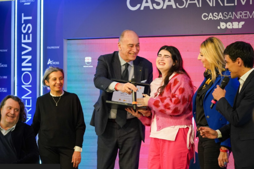 Ad Alassio le riprese del nuovo singolo di Maria Tomba, vincitrice della selezione Area Sanremo 2024