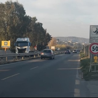 Lavori sulla strada di scorrimento veloce: limite di velocità che scende a 50 e a 30 km/h all'altezza di Quiliano Lavori sulla strada di scorrimento veloce: limite di velocità che scende a 50 e a 30 km/h all'altezza di Quiliano