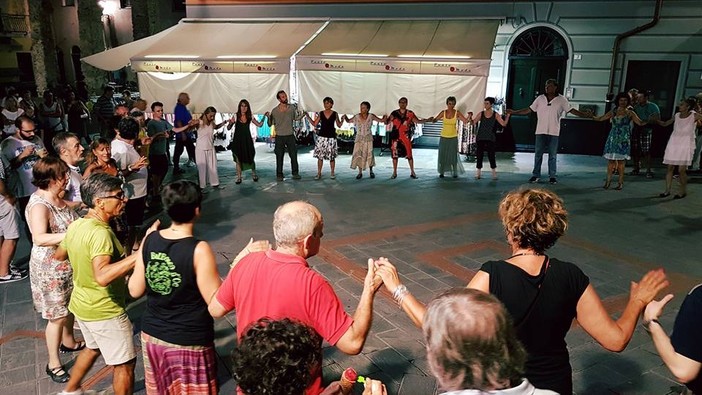 A Loano danze occitane e balli internazionali