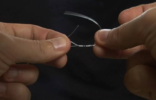Folgorato sulle rive del Letimbro: rom pescava con lenza elettrica Folgorato sulle rive del Letimbro: rom pescava con lenza elettrica