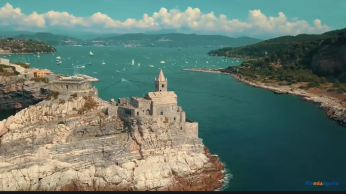 Il turismo riparte, Toti: "Estate da record, a luglio e agosto registrate quasi cinque milioni e mezzo di presenze"