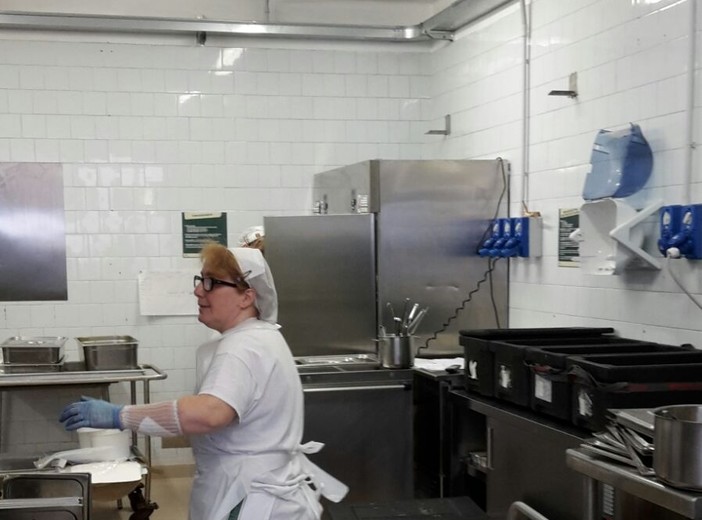 Apre a Loano il centro di produzione pasti comunale Apre a Loano il centro di produzione pasti comunale