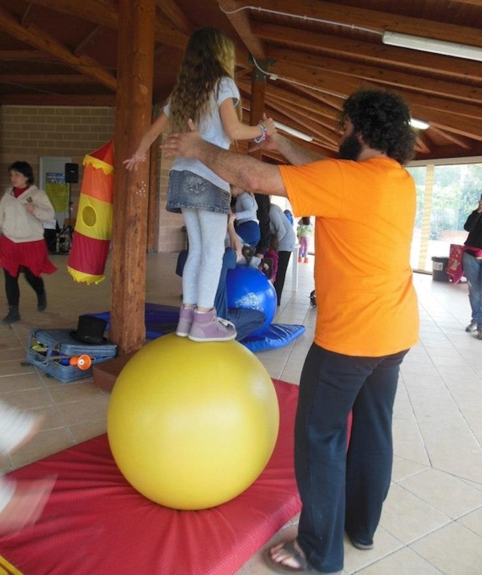 Alle scuole di Alassio arriva il circo