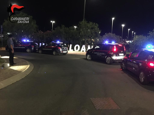 Lite sul fritto misto: la rissa esplosa sul lungomare a Loano porta a 6 denunce Lite sul fritto misto: la rissa esplosa sul lungomare a Loano porta a 6 denunce