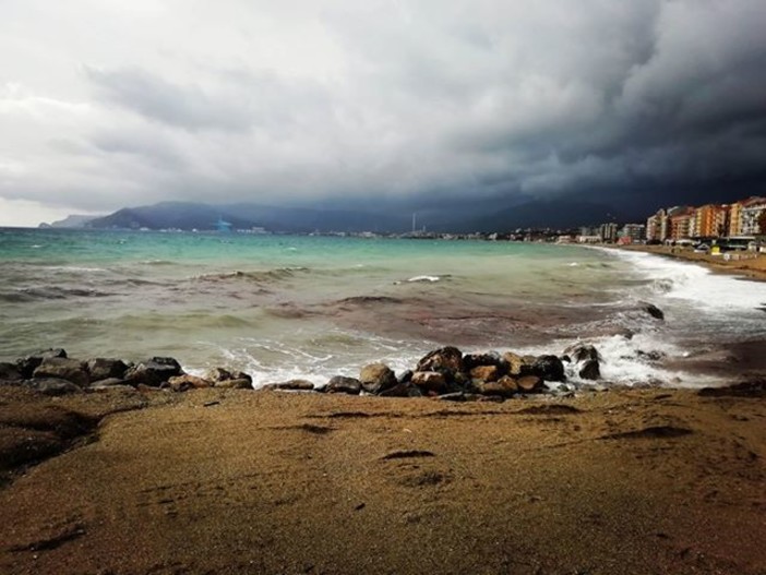 LA FOTONOTIZIA: a Savona &quot;la Quiete prima della tempesta&quot;