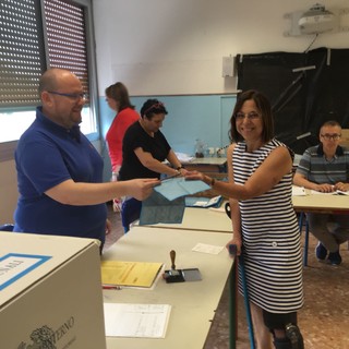 Candidati sindaco al voto: Loretta Zavaroni alle urne ad Alassio