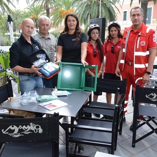 Le mance del mese di agosto per acquistare un defibrillatore per la Croce Rossa di Loano