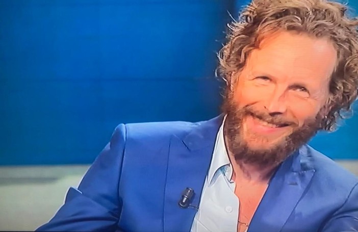 Lorenzo Jovanotti a Che tempo che fa: “Ad Albenga ti diverti! Io ci ho fatto il Car”. Su Rai 3 ha presentato il Jova Beach Party 2022