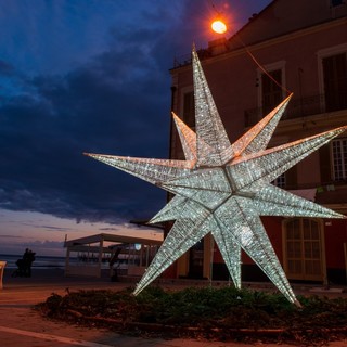 Alassio più luminosa: luci di Natale in arrivo con le risorse del fondo di riserva
