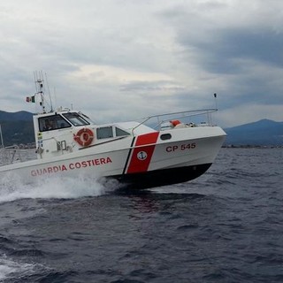Pescatori in difficoltà al largo della Madonetta della Margonara, intervento della Capitaneria di Porto