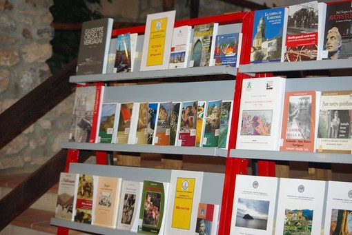 "Libri di Liguria": dal 28 agosto al 4 settembre la rassegna organizzata dall'associazione "Amici di Peagna" "Libri di Liguria": dal 28 agosto al 4 settembre la rassegna organizzata dall'associazione "Amici di Peagna"