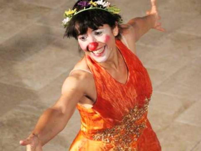 Ceriale, giovedì 28 dicembre la presentazione del libro “Con occhi da clown: per guardare il mondo a testa in giù”