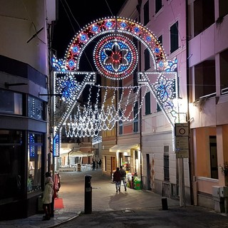 Luminarie ad Albenga, Tecnica risponde al M5S:" Risparmiati oltre 20 mila euro rispetto al passato"