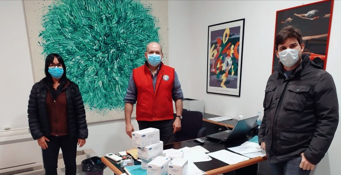 A Savona la Lega regala mascherine alle residenze protette, Croce Rossa e Croce Bianca della città A Savona la Lega regala mascherine alle residenze protette, Croce Rossa e Croce Bianca della città