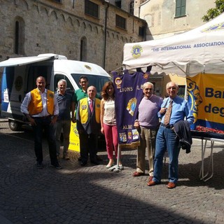 I Lions Club Albenga Host scendono in piazza per la giornata di prevenzione del glaucoma