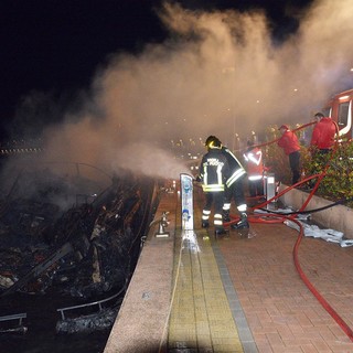 Incendio su yacht a Loano: non è in pericolo di vita la donna sopravvissuta