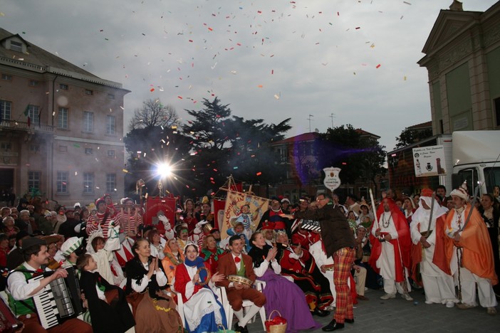 Domenica a Loano, con la Gran Sfilata delle Maschere di chiuderà il Carnevaloa 2014