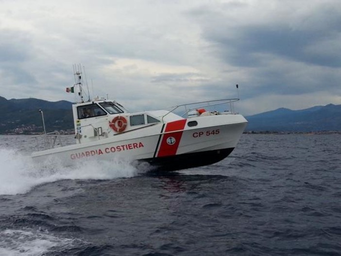 Pescatori in difficoltà al largo della Madonetta della Margonara, intervento della Capitaneria di Porto