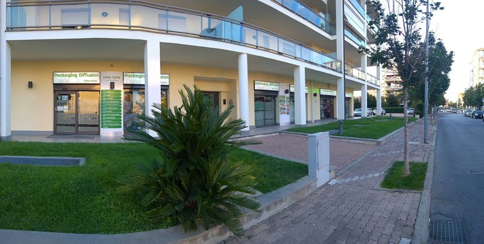 Albenga, lo storico negozio di articoli per scuola, casa e ufficio: "Linea Carta" diventa "Packaging Diffusion"