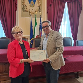 Il Comune di Alassio premia una delle sue turiste più affezionate: nuovo conferimento a Graziella Cravero