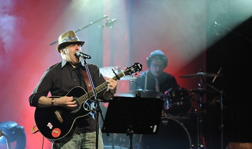 Loano: il concerto di Van De Sfroos inaugura la rassegna "Estate in Musica"