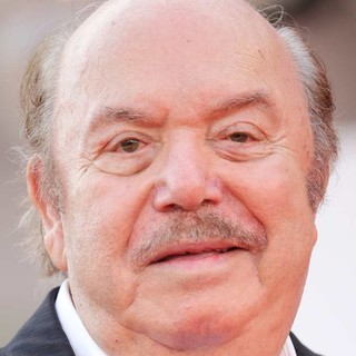 Contro le truffe agli anziani l’Arma arruola un testimonial speciale: Lino Banfi