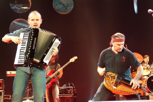 A Loano i "Lou Dalfin" in piazza per la festa occitana ... "aspettando capodanno"