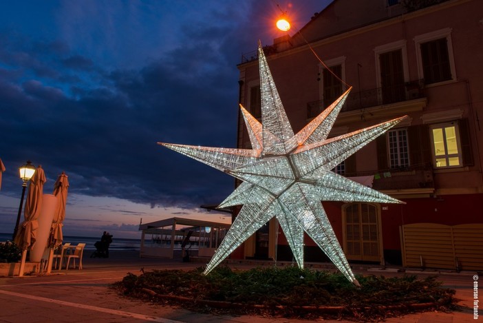 Alassio più luminosa: luci di Natale in arrivo con le risorse del fondo di riserva Alassio più luminosa: luci di Natale in arrivo con le risorse del fondo di riserva