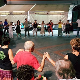 A Loano danze occitane e balli internazionali