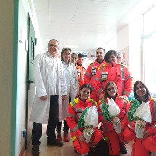 La Croce Verde di Albisola dona le uova di Pasqua ai bimbi della pediatria