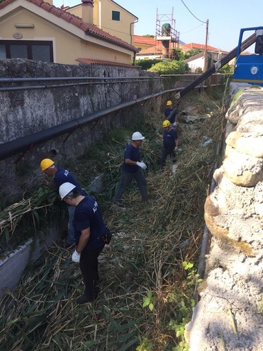 Loano: pulizia rii, torrenti e tombini (FOTO) Loano: pulizia rii, torrenti e tombini (FOTO)
