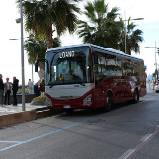 TPL Linea, presentato a Loano “Crossway”: il nuovo autobus per le linee extraurbane